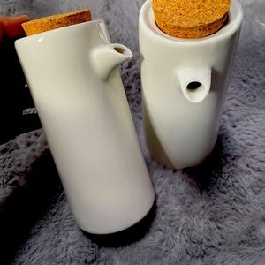 Oil and vinaigrette white glass pourers